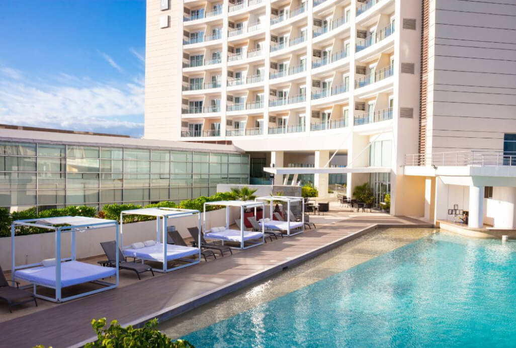 Krystal Urban Cancun
