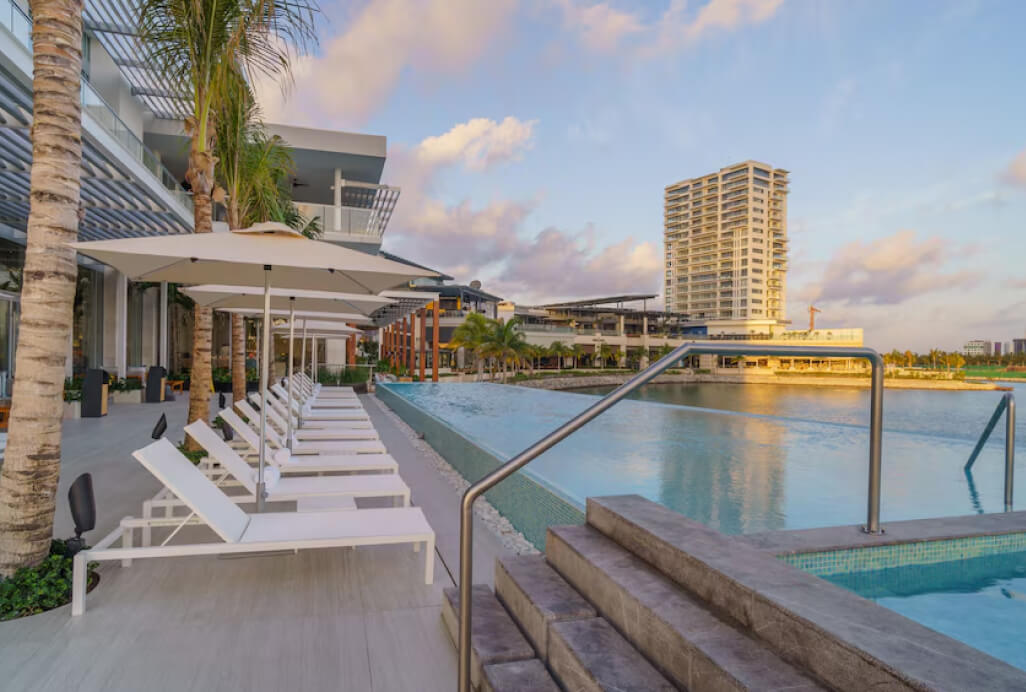 Renaissance Hotel